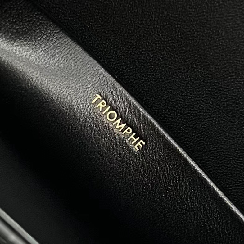 23630695-B30B-4D45-9732-024663F30073