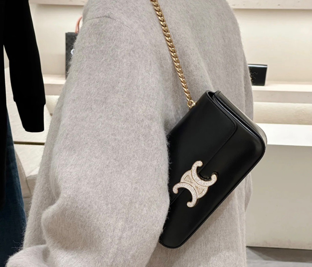 2B45B2AF-9EB3-4C6E-9308-02C356536B52