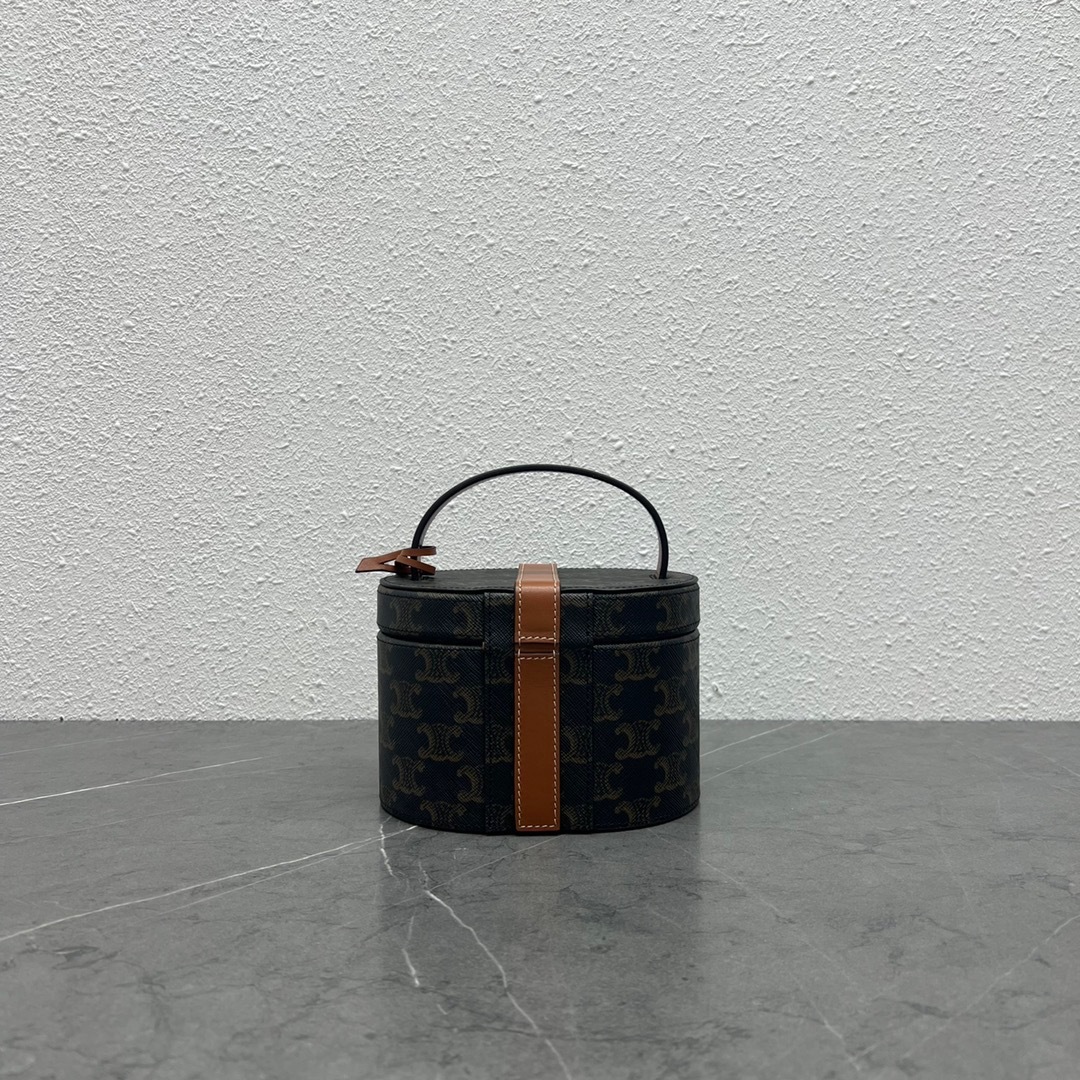 3E2F9815-78DA-49CD-BEBA-93963D8A9899