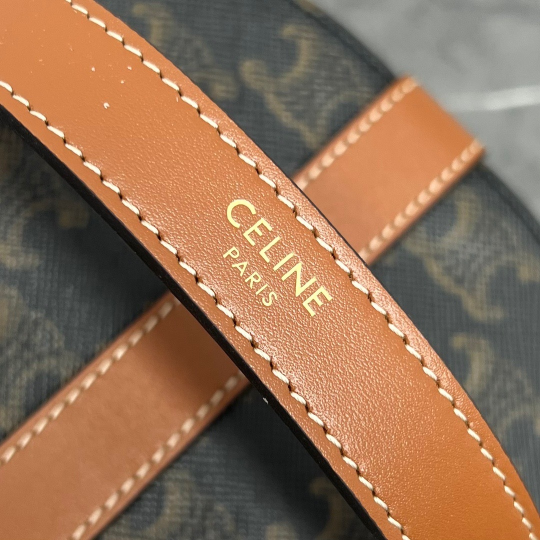 E4901F33-5BC5-454C-B813-D8A3412DA0D7