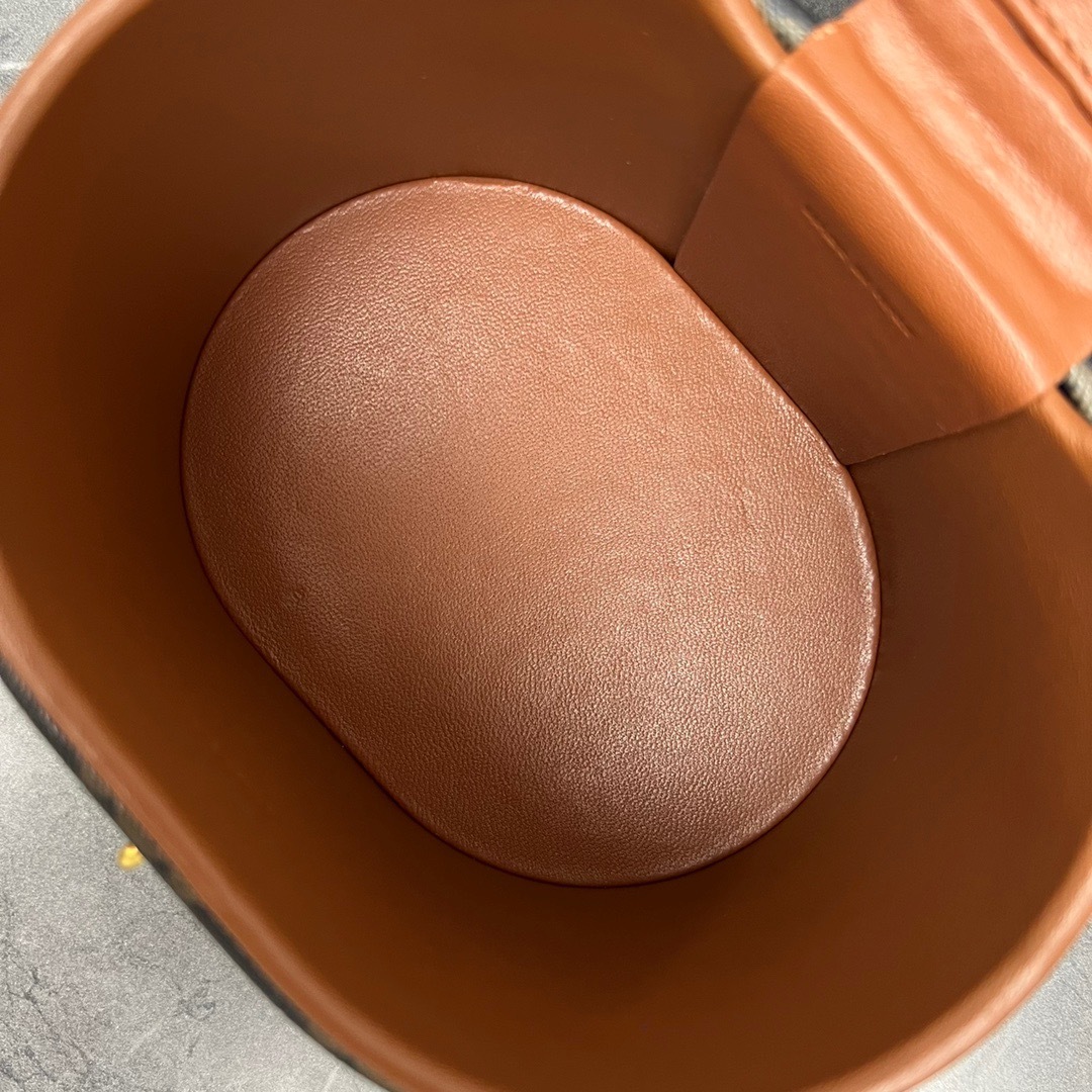 67A4AF12-AAC6-4941-A463-A7C56E761B46