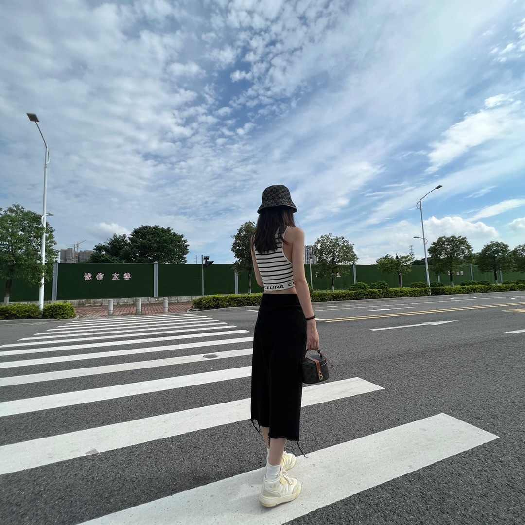 2B9FADFE-09E7-43B4-9414-24B70536237E