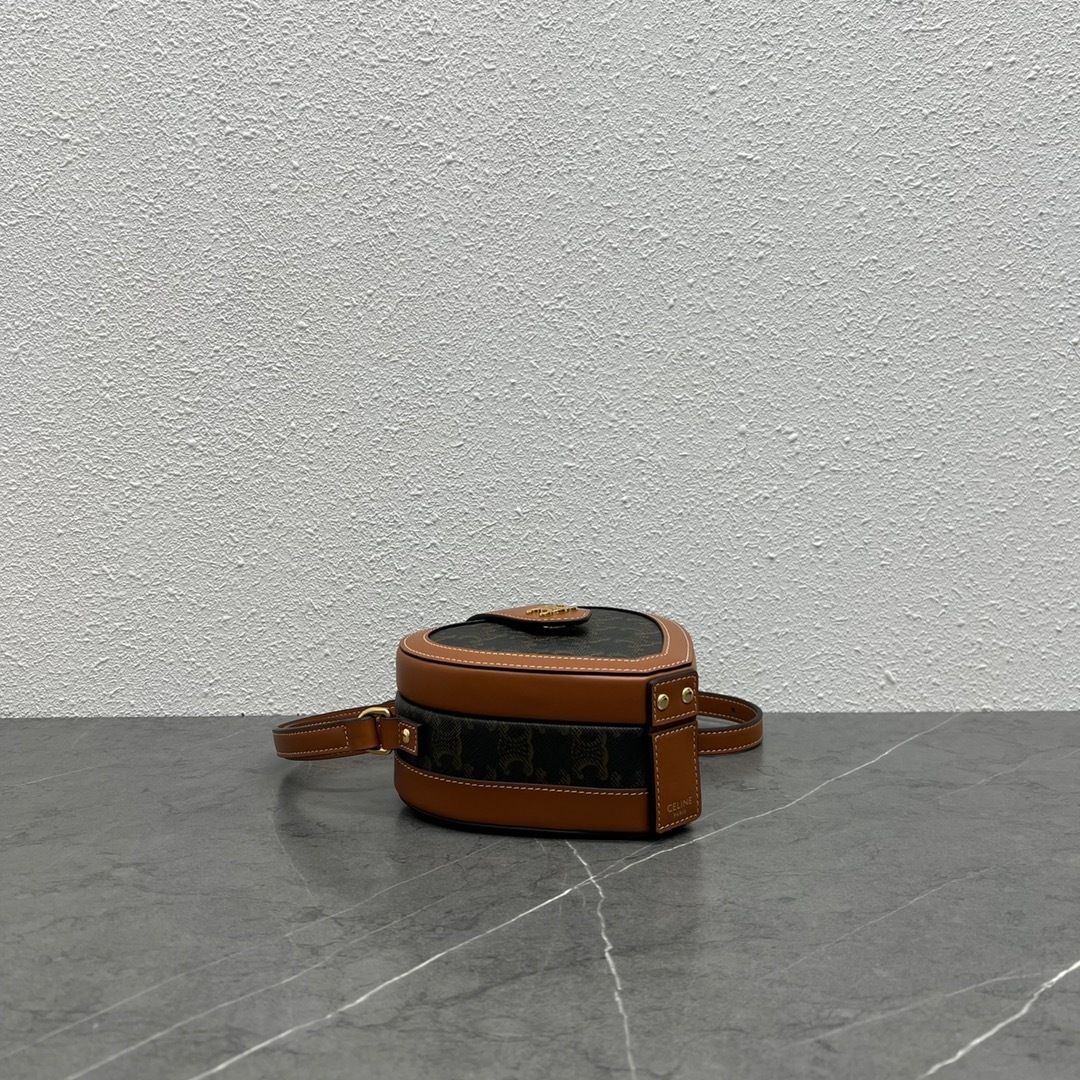 F9A926E4-8E8D-4B01-AA8E-E7A6A11393FA