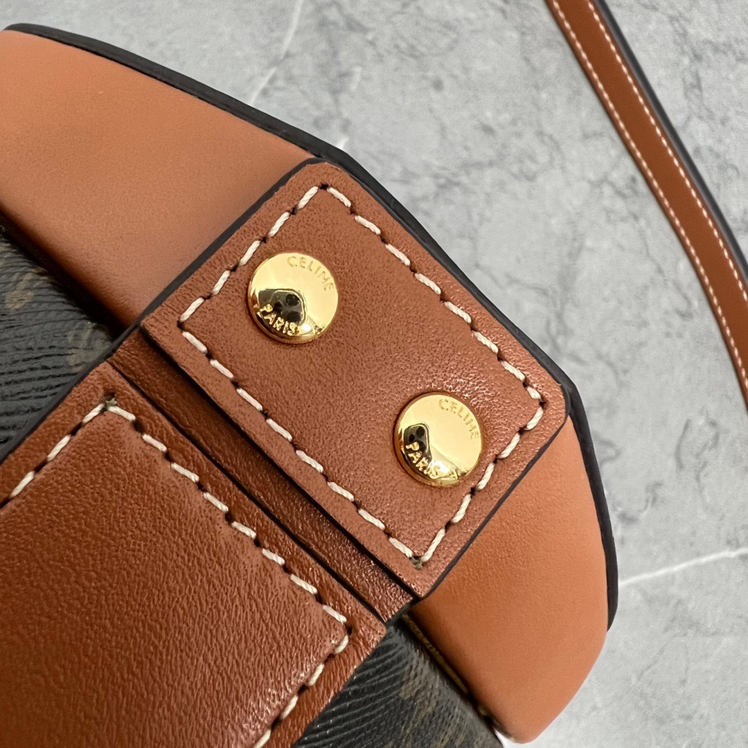 E96EE8DA-CF3A-4E52-8766-53896A3A913B