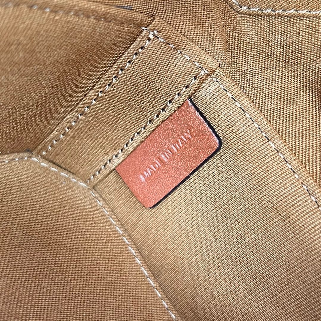 CA331BF1-53EF-4666-BF12-8C0960308D42