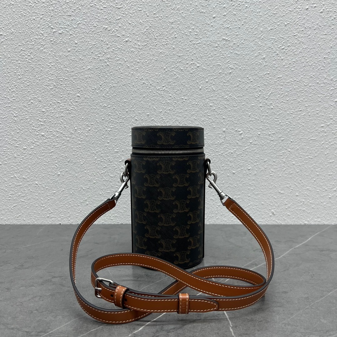 0D082D9C-395C-4ECA-94E0-53587231DBA2