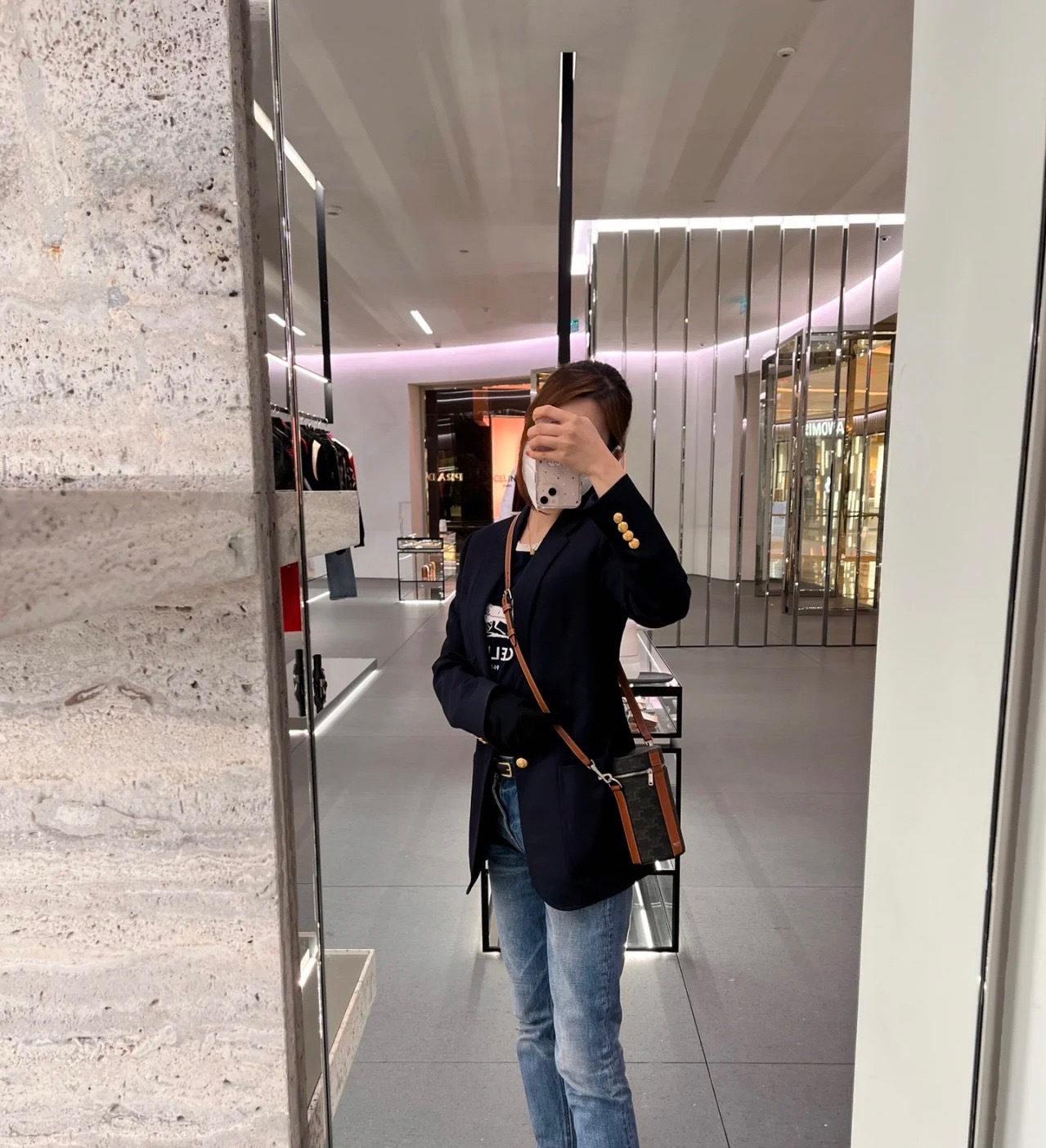 6CDCA532-1BAF-41FE-BA5B-1661CFF49F37