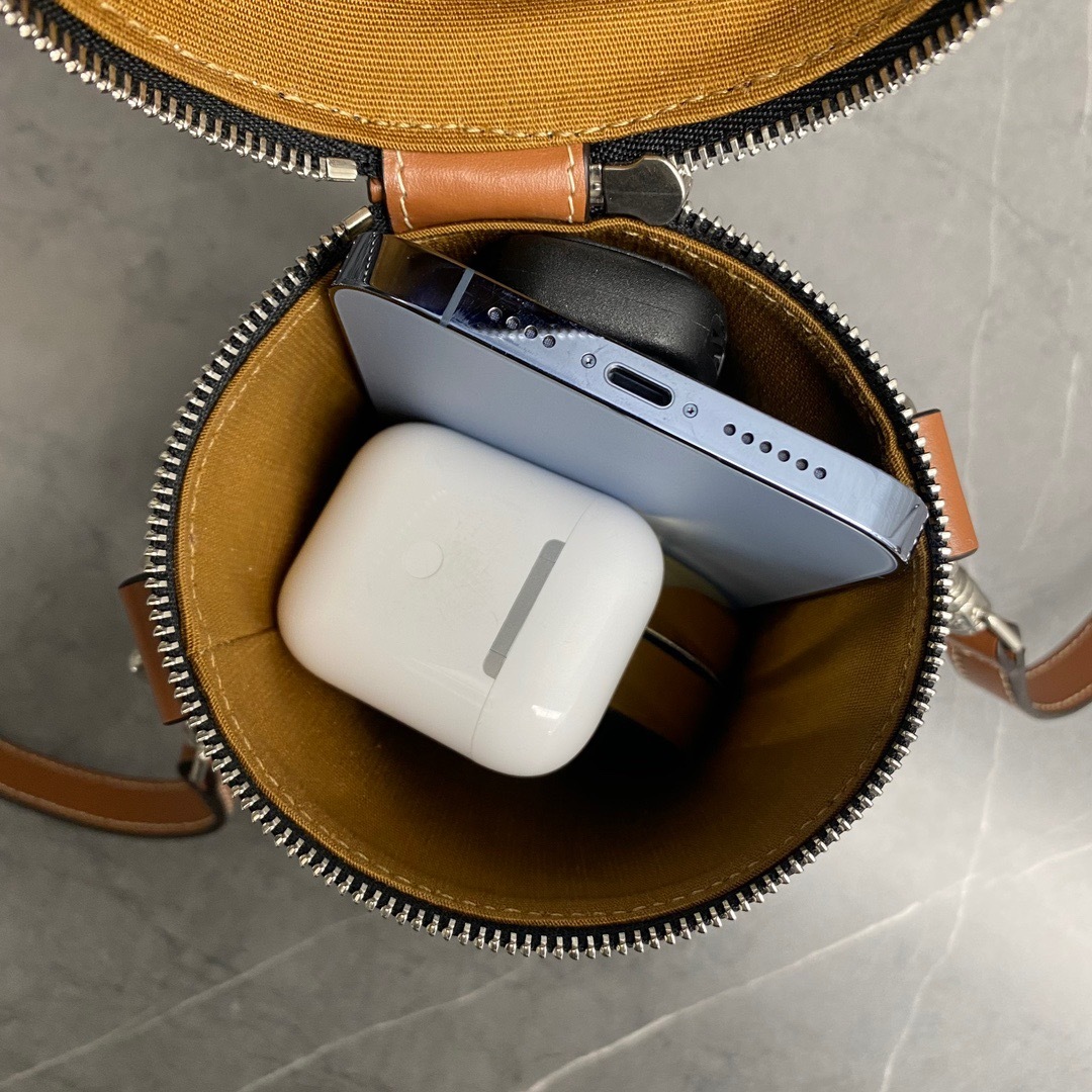 C21854A2-BF64-4455-95FC-E571BF4E651B