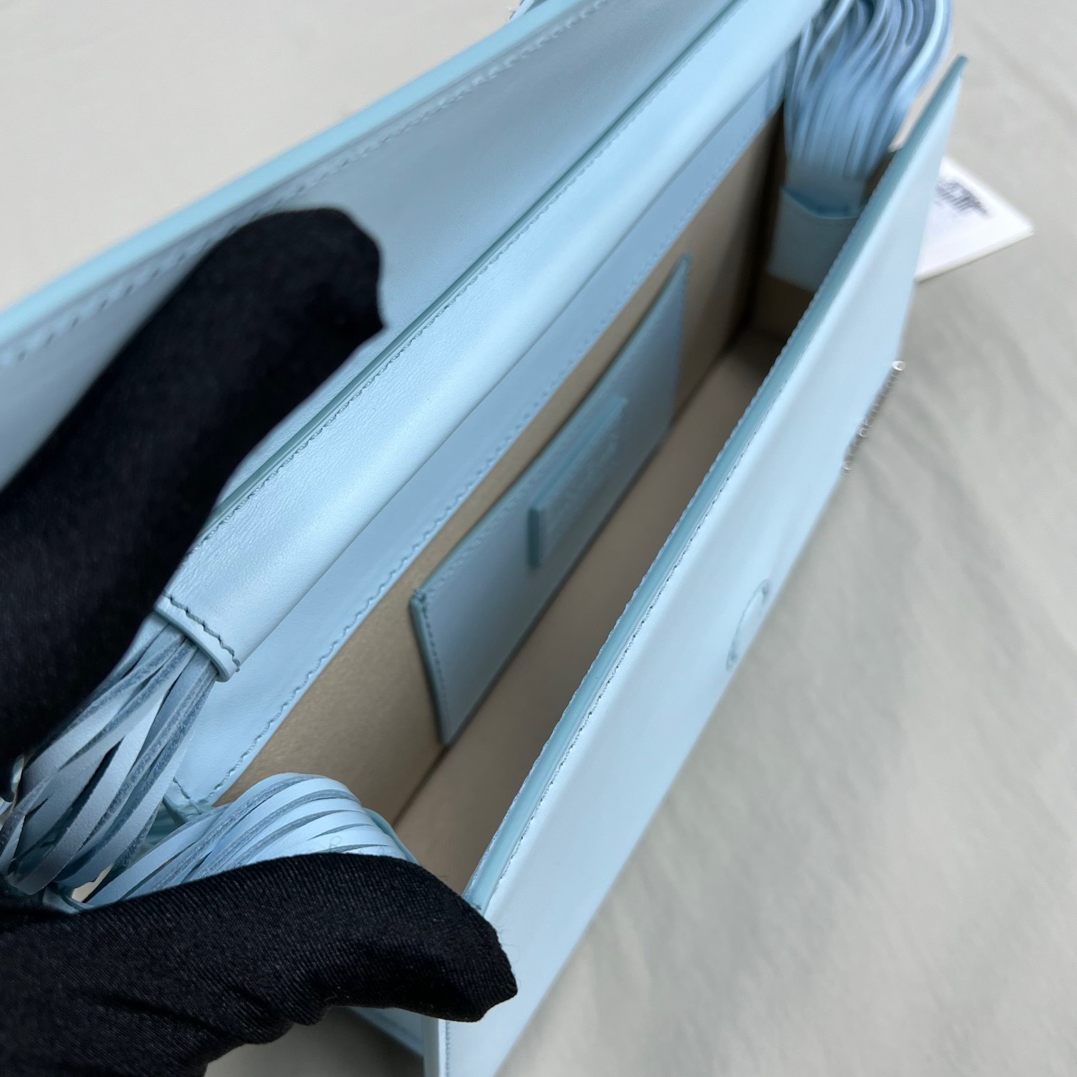 FB374B47-867D-415D-A2A1-7177CE700404