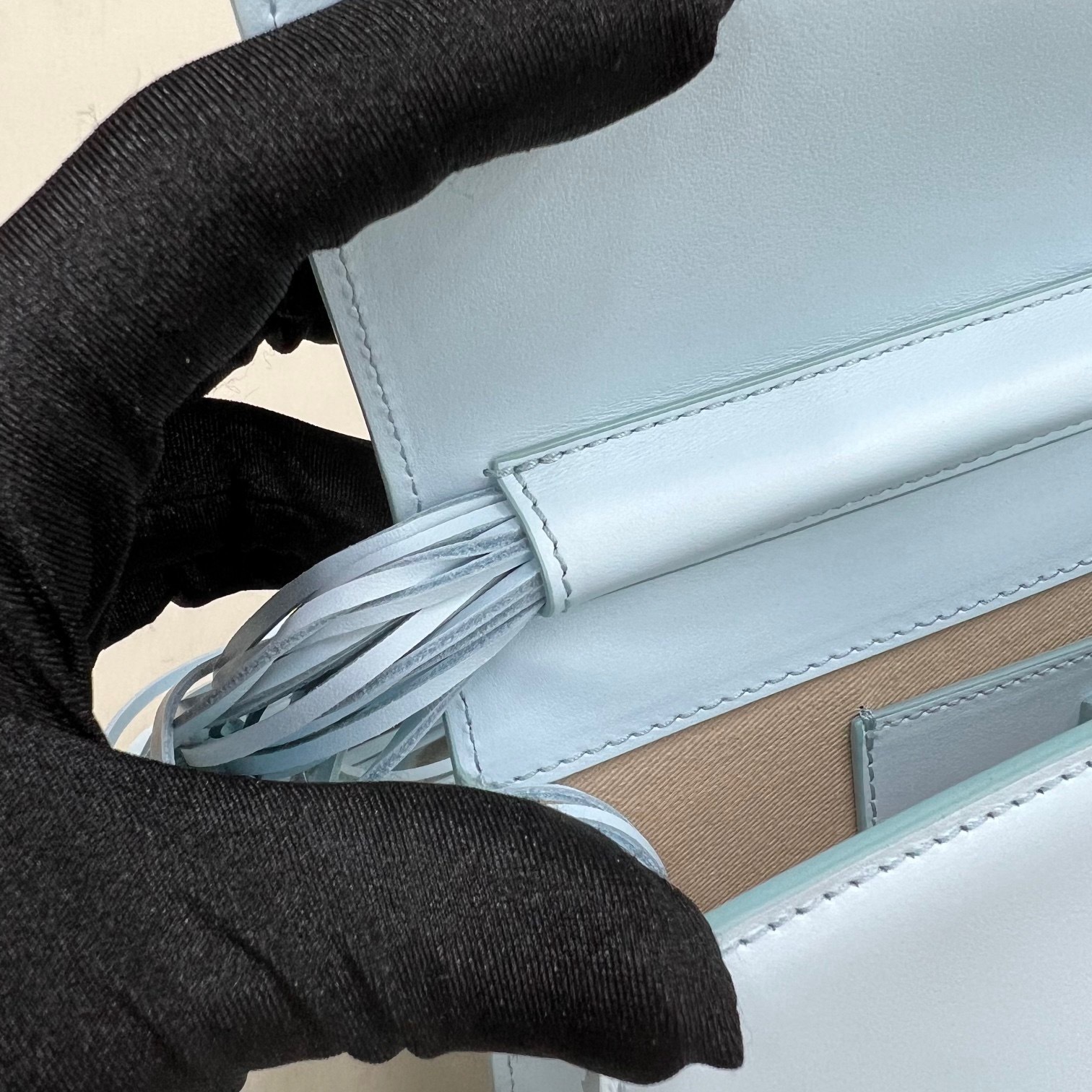 56EA33D3-F2A9-4E92-8F21-408C89C33D60