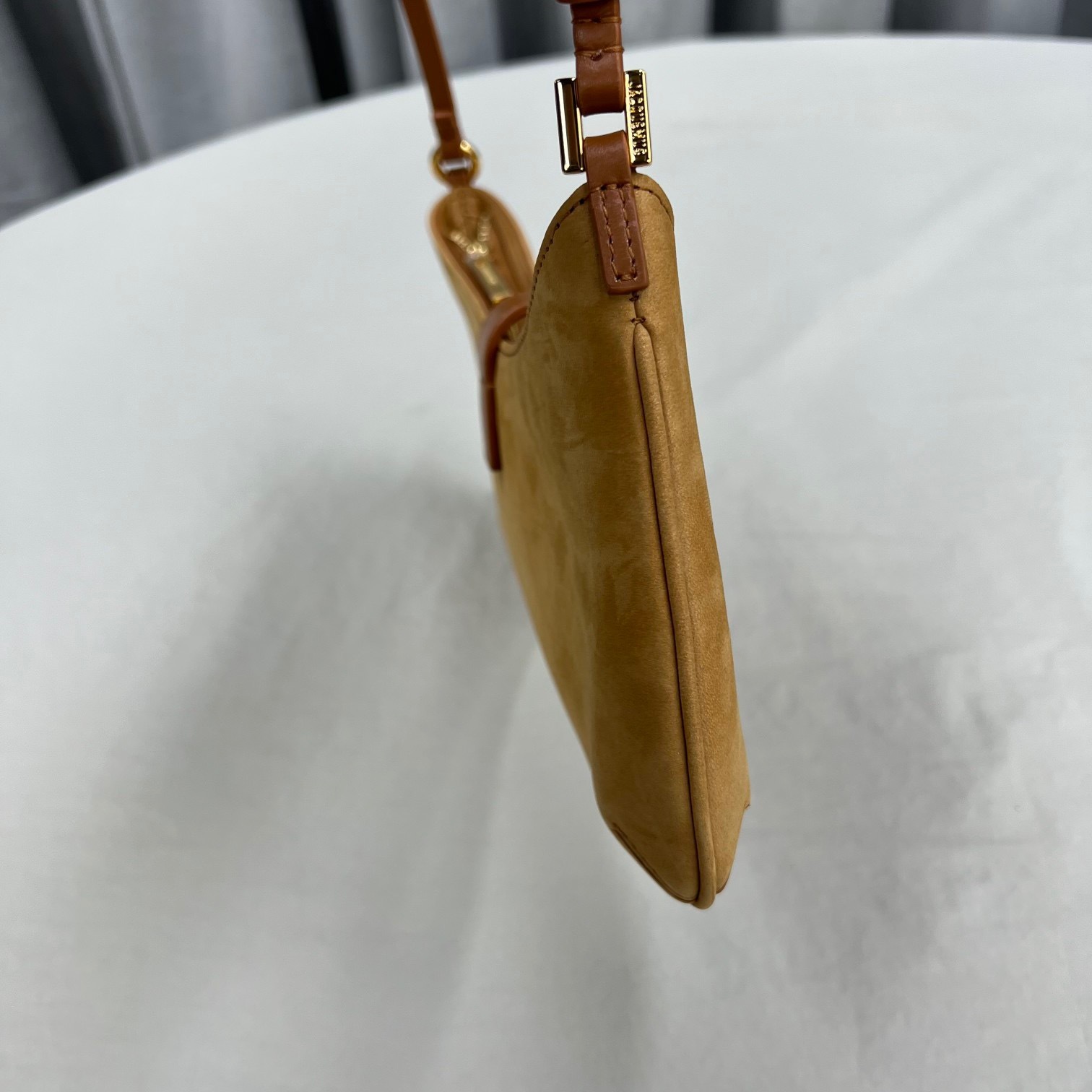 6B34DF7A-16EC-4736-B0A7-C1ADD8F69204