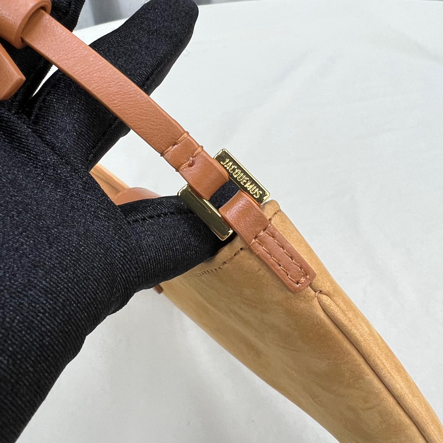 C38B747A-5F02-4379-8C54-56D2E0AB4E8B