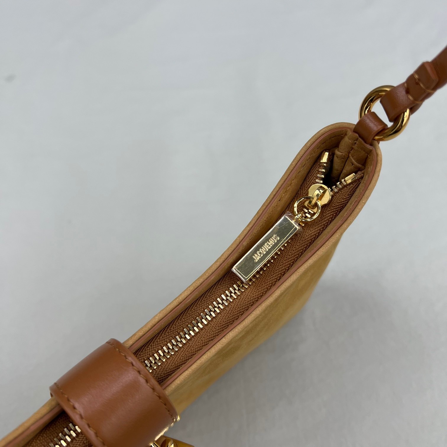 1BAC9685-A466-4C7A-BD80-B98DAE52AA23