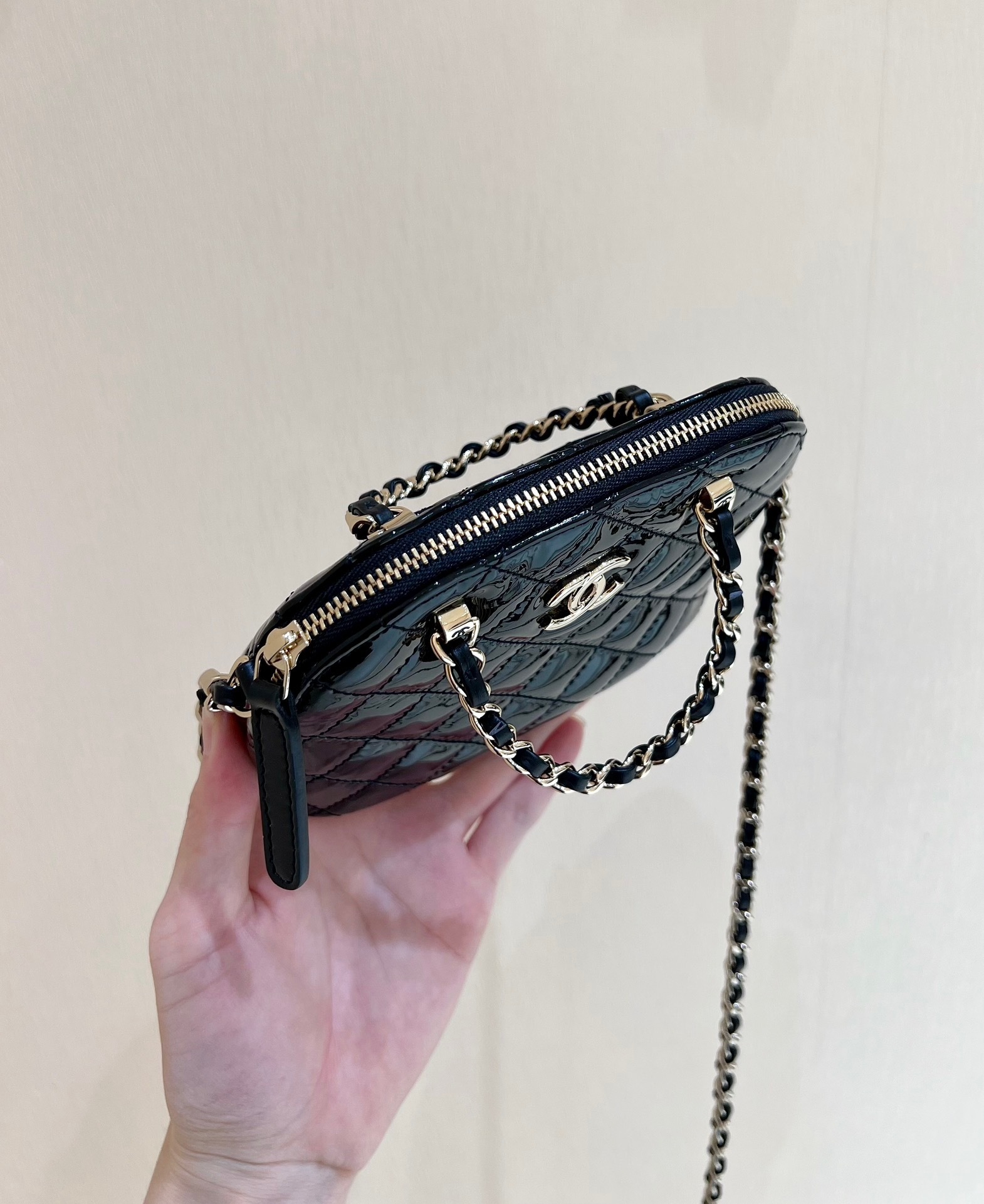 A096D191-E76B-4CB5-BCC6-1AF41A5AE84E