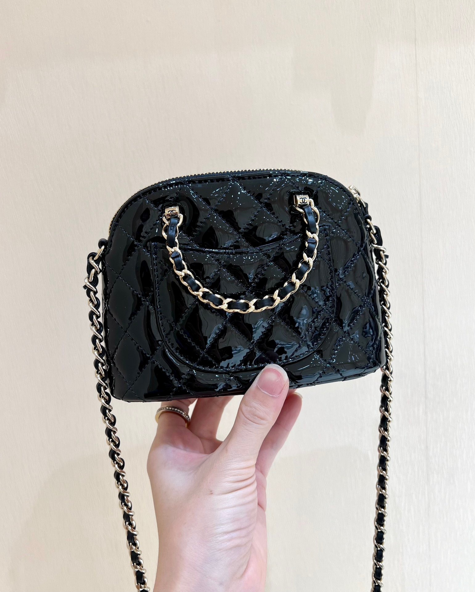 11AA8DDD-9E94-4294-947F-D77E3BFAEC27