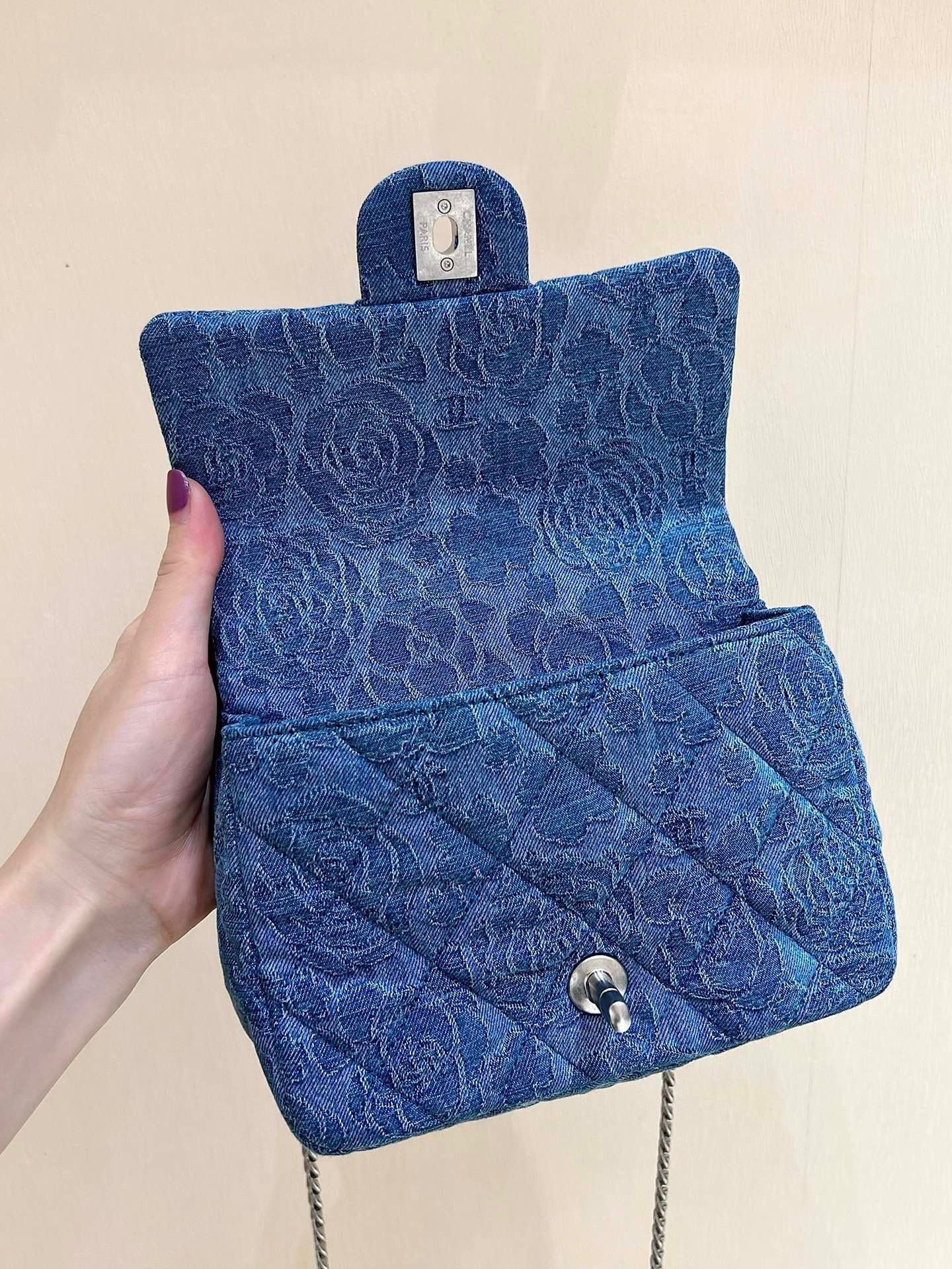 F4CC4A0B-6C0F-41D5-8B93-C76F22BA29CD