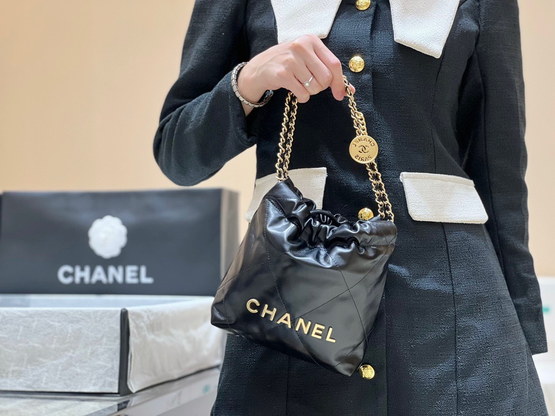 AB6068E5-2F84-4595-9597-9F85A97053CC