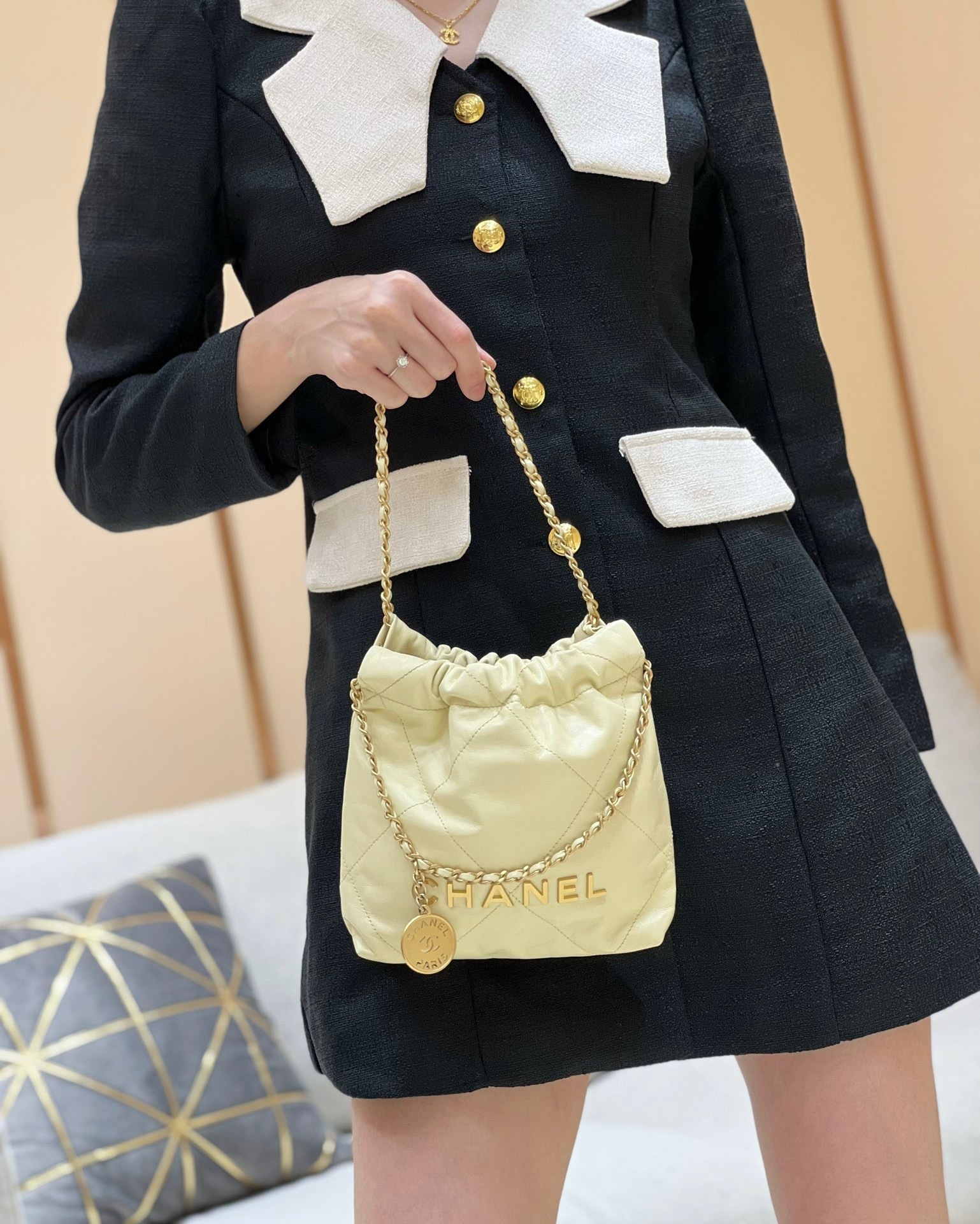 8AD20C84-5682-42FE-B592-6BDD17CE2FFD