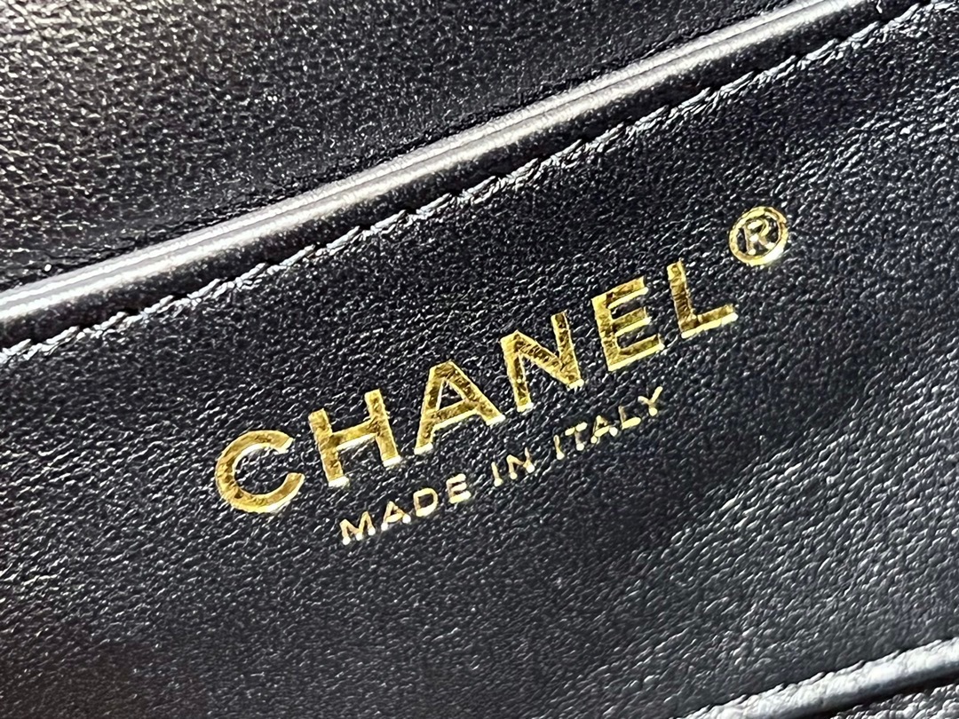 AE6F1907-8799-4A19-A8D6-91E4B1F2E1D5