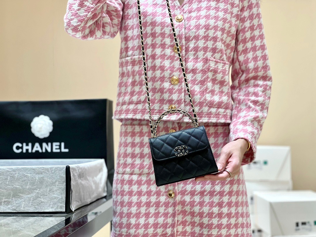 9BD77772-218C-4791-85D8-EBC349992983