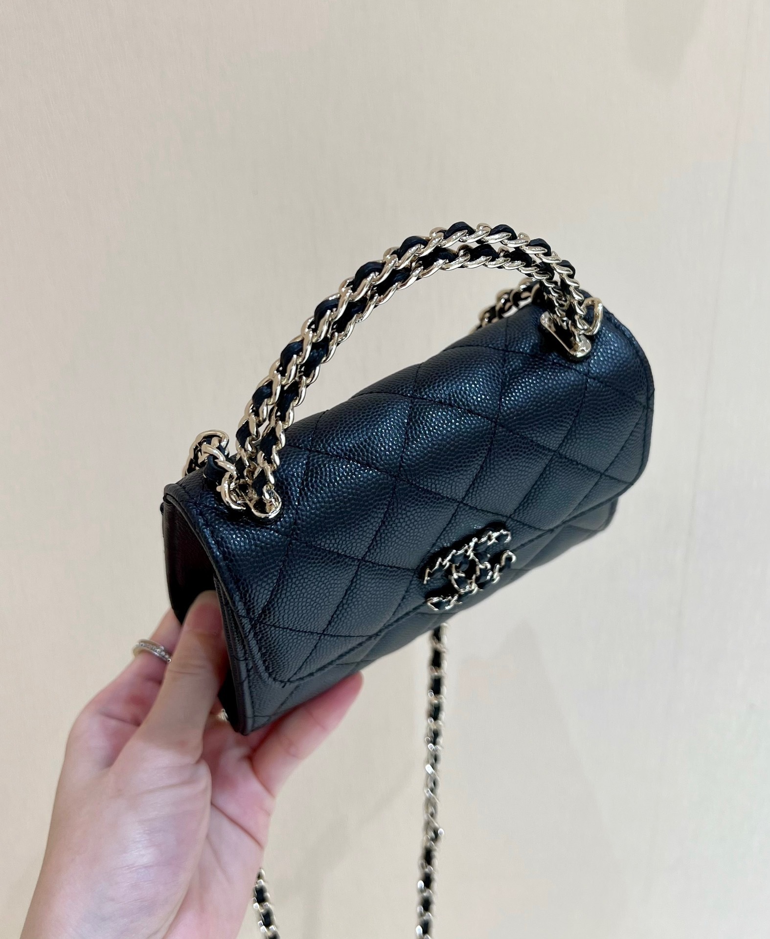 BFC113BA-03BB-4F1C-AEC6-2EFFACD522CD