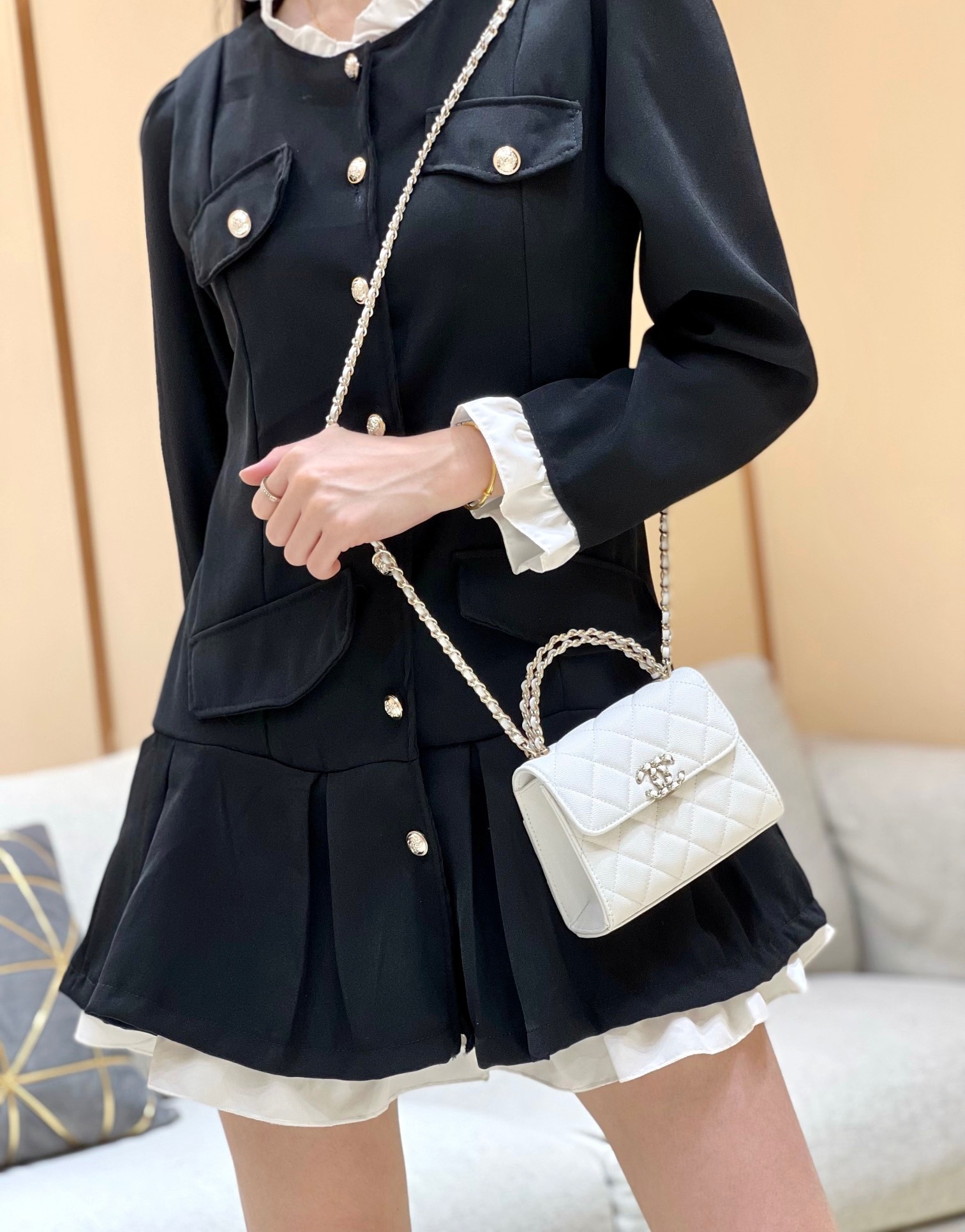 810E39D8-7777-4BB3-A114-ECA9718C2527