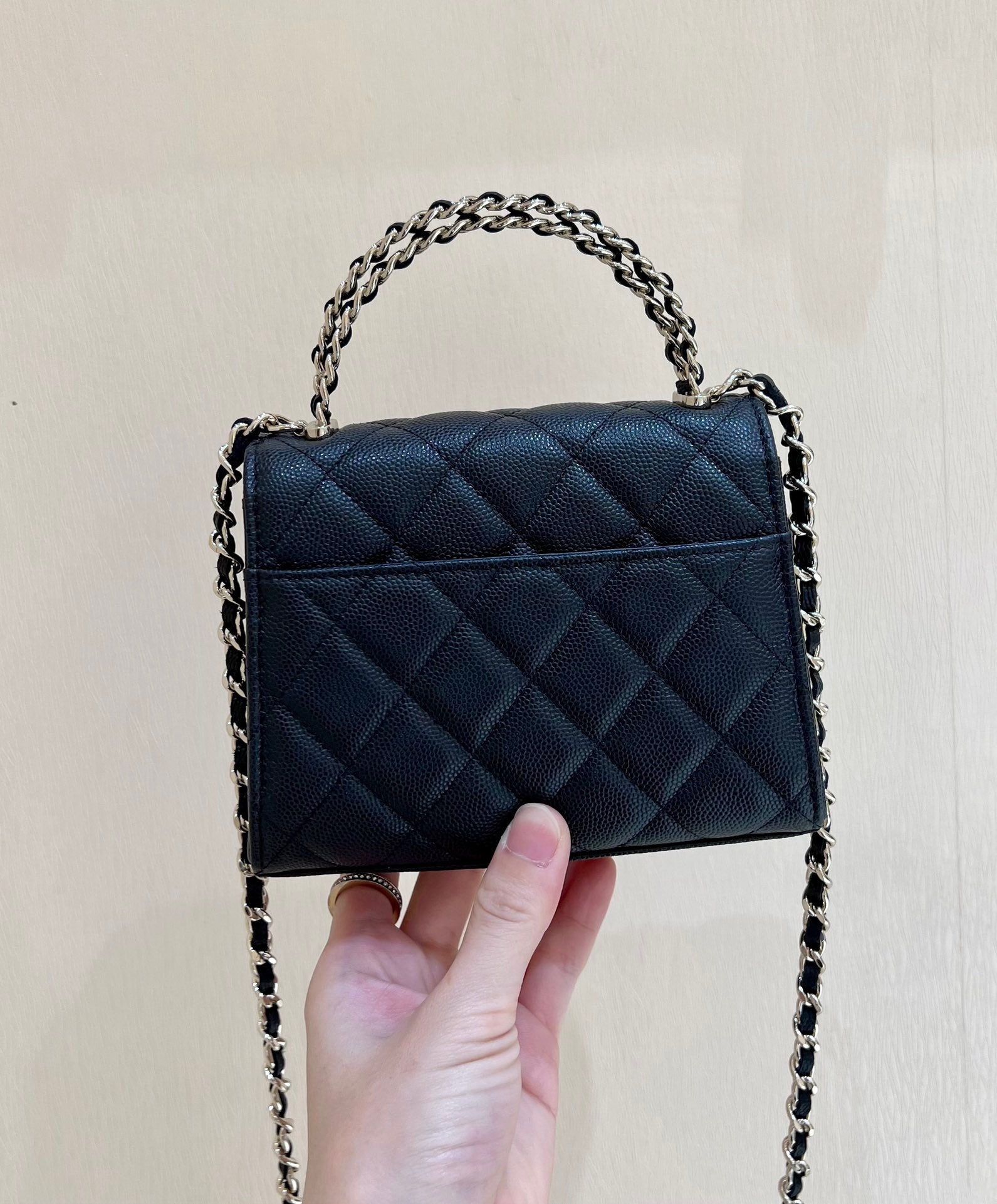 C55BDC5B-50A0-46AF-A7BF-5E11A1D3E4B8