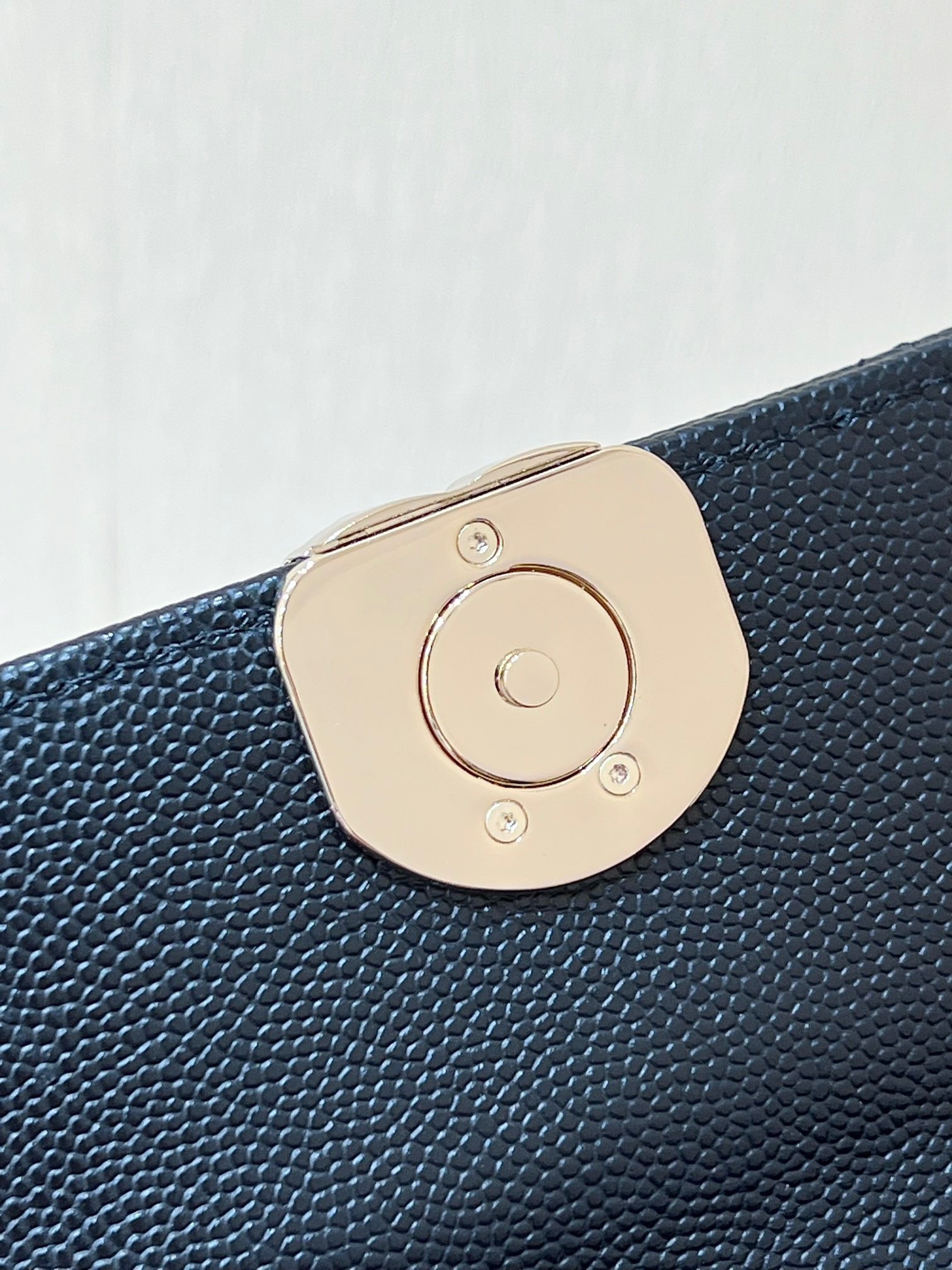 4AA6FCCD-7AC2-4CE3-887C-7F37E8FE1C9E