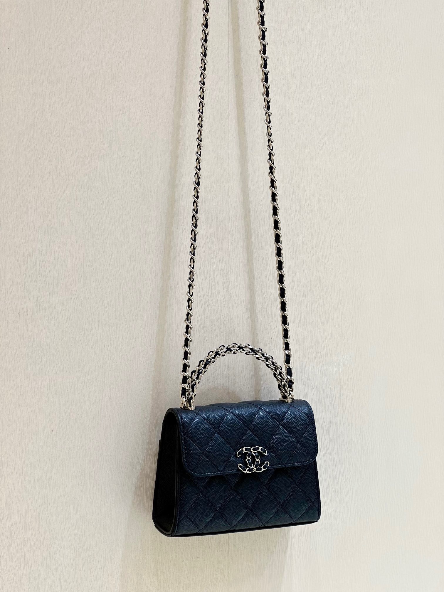 2BCE2A5A-98CC-4BDD-9581-9A2756E570DE