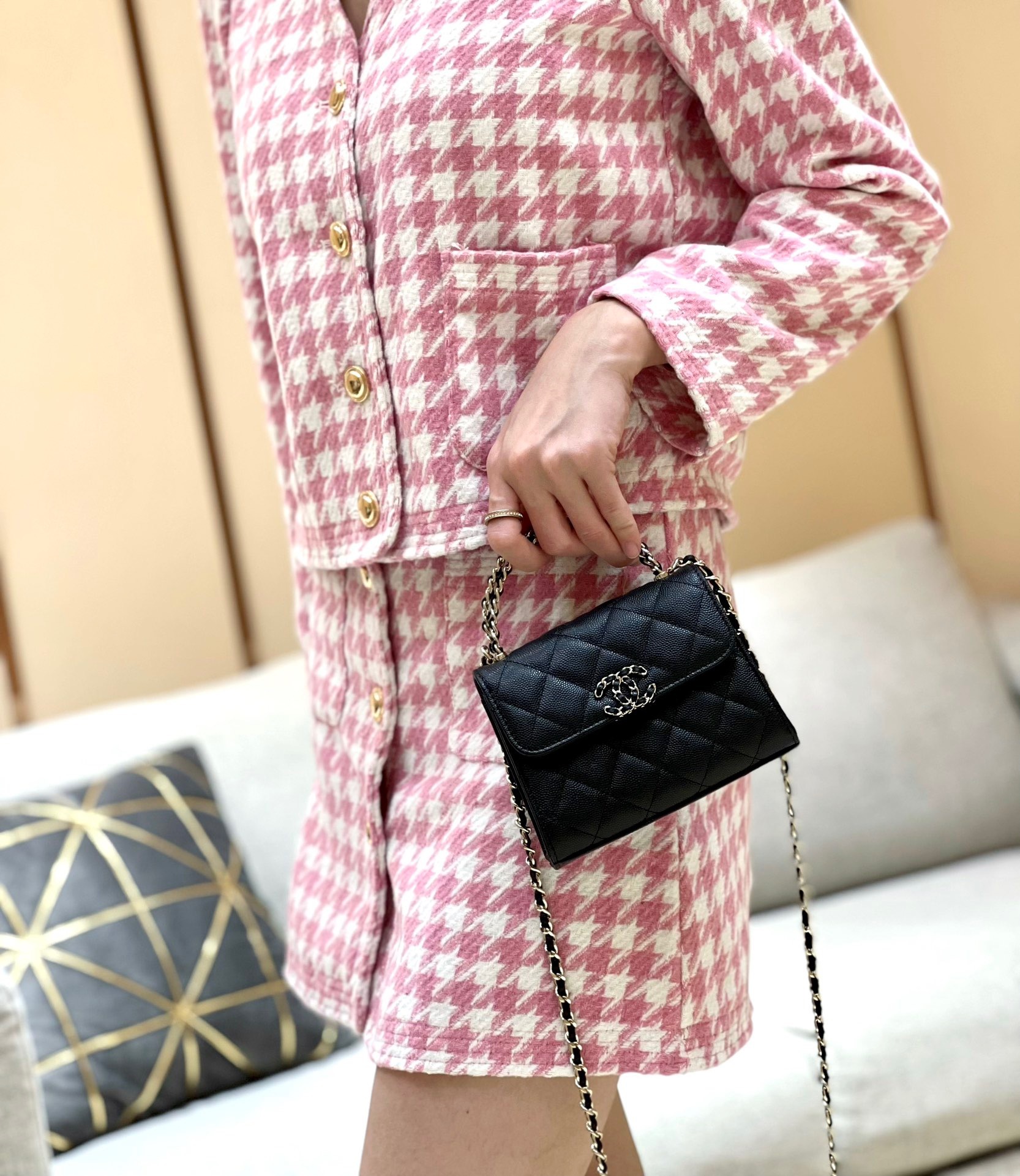 225729A8-F6D2-4EC6-8A6A-B59A57D69B1C