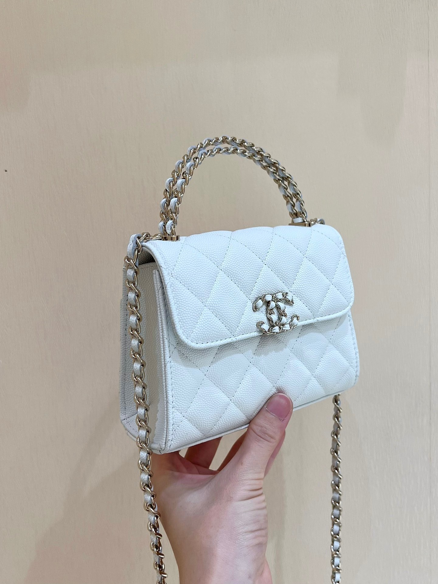 19C0C9AE-0597-4ABA-9C98-C76D3E01728D