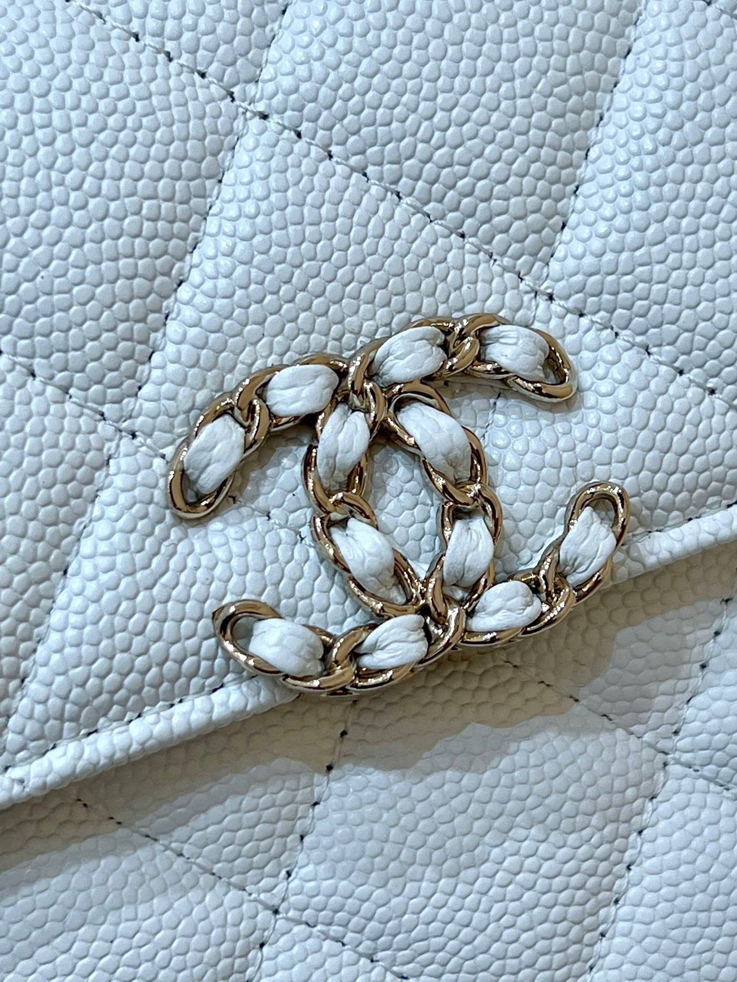 06E80A55-6B2A-46EF-A9F3-71A11FE6C48C