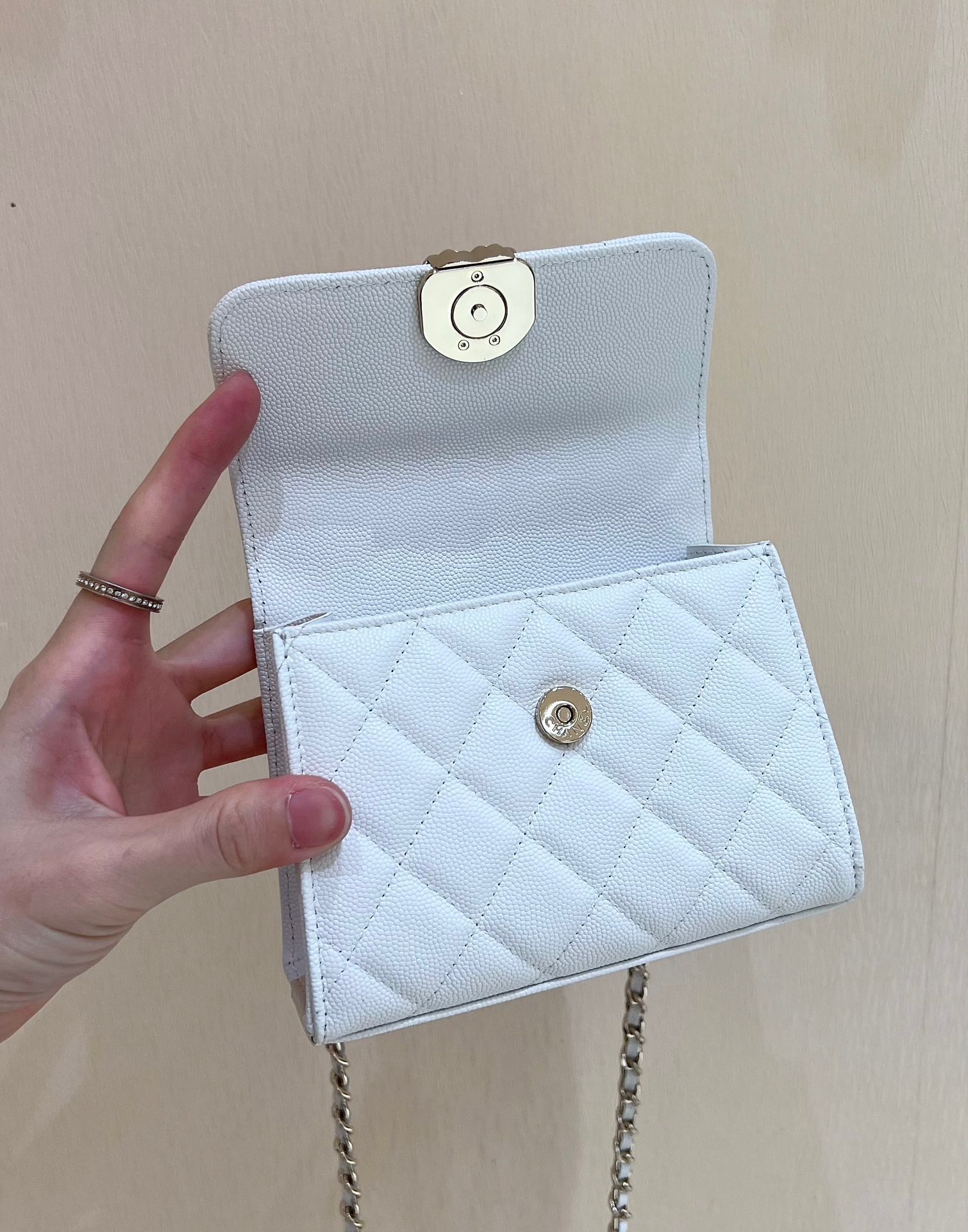 D7221553-D3CB-457B-A85B-48076350C48D