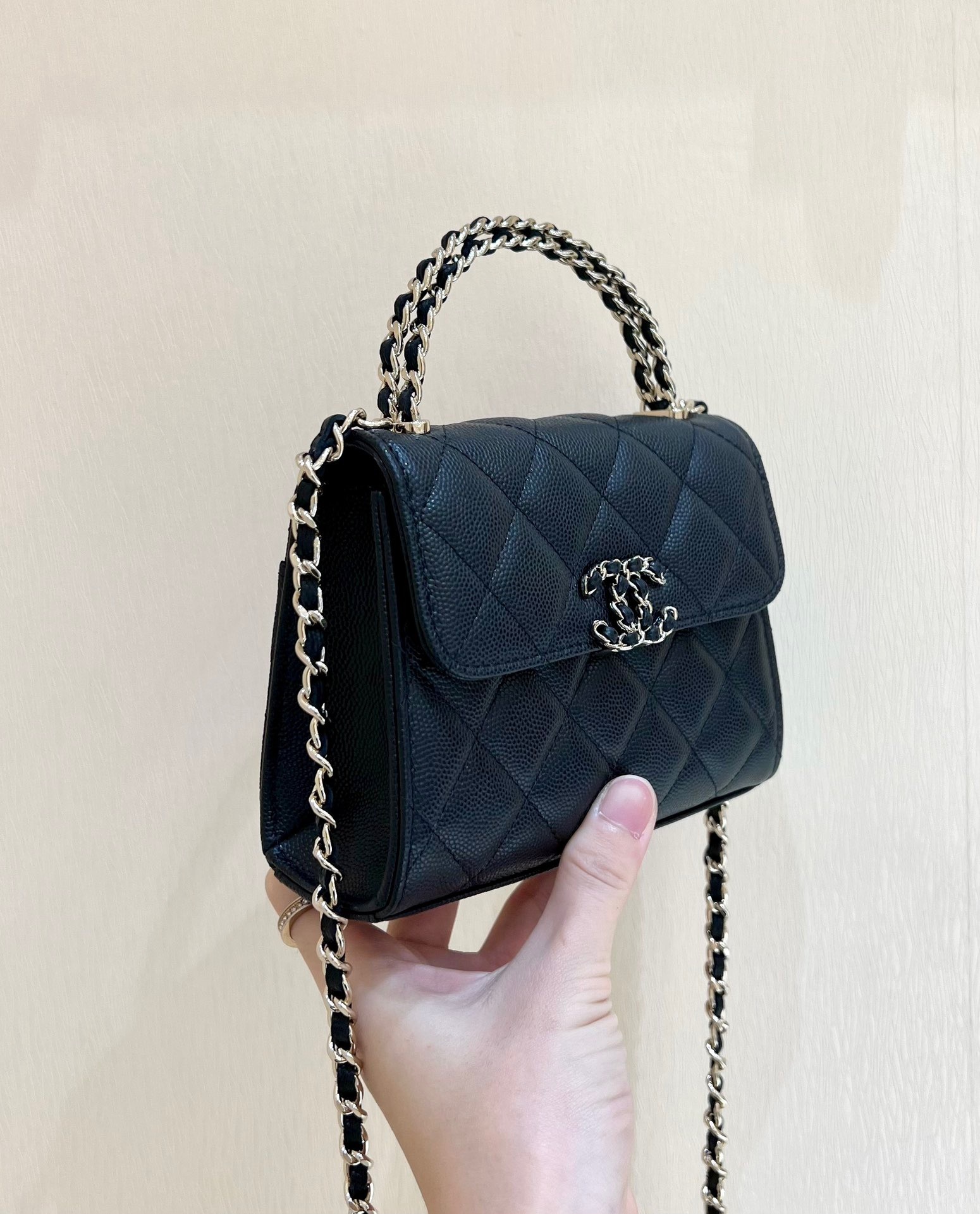 18AC7362-B75E-4D84-B93B-025E8B7A6457