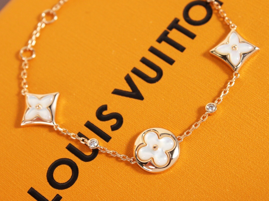 3F99AFBA-12E5-4F2D-84D3-B96ED4FAFAA1