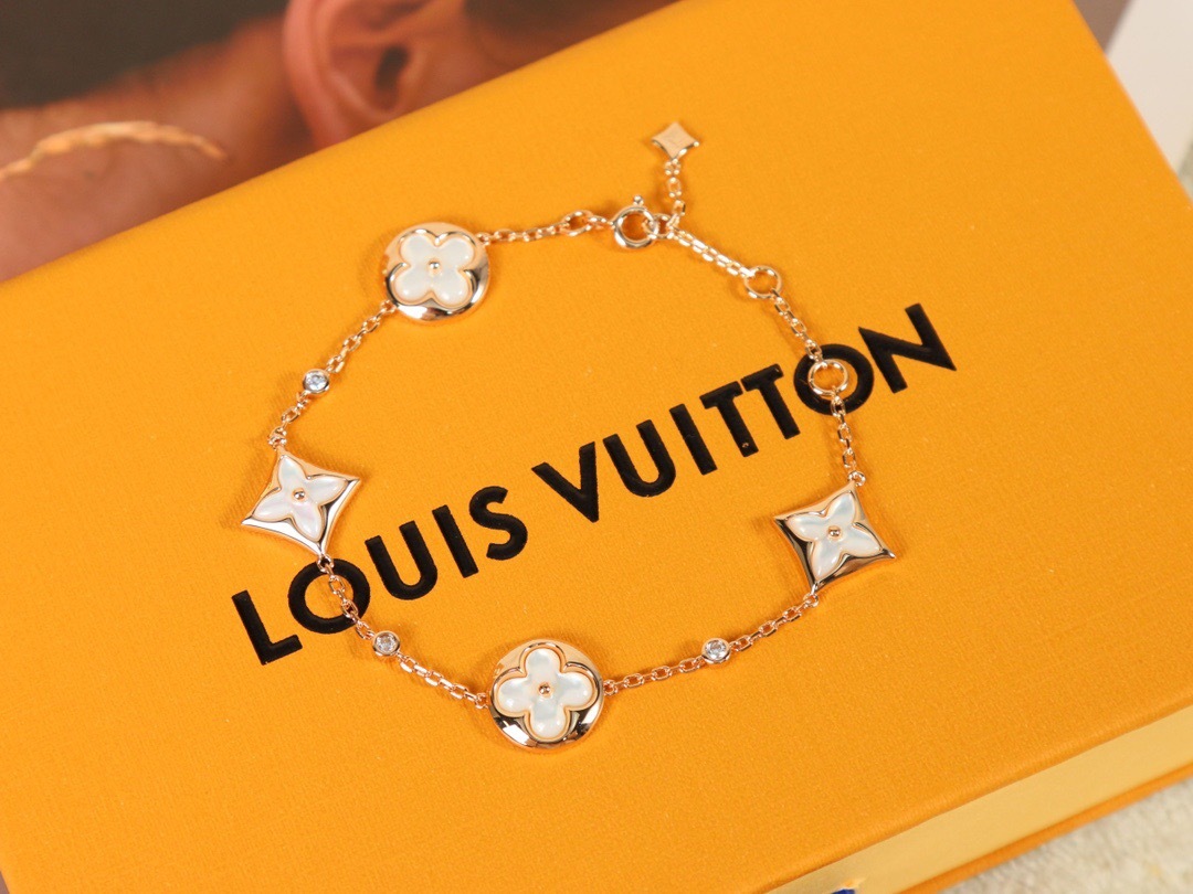 F52E880A-12BC-4F86-A435-971C8D1BCCE4