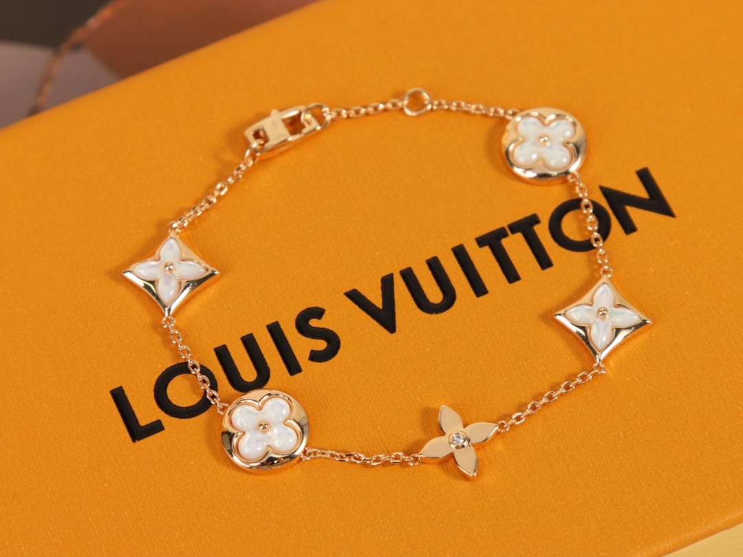 5AA92364-E6A6-457F-A88B-20F82BBCF7ED