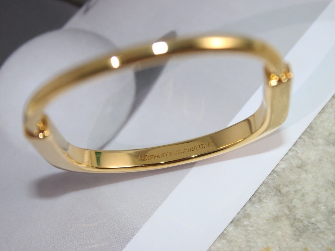 99FB6D2F-079E-4E52-B141-33CC559522D7