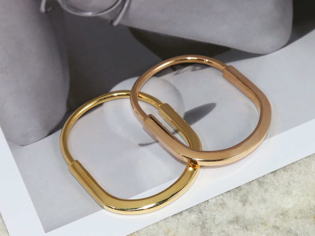 C31F49F1-4AEE-439D-961B-D2E93B530E5D