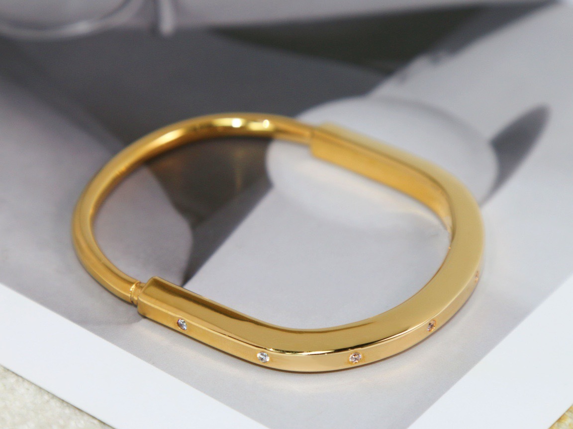 927337CF-F375-4EA8-BEB2-DABF40074245