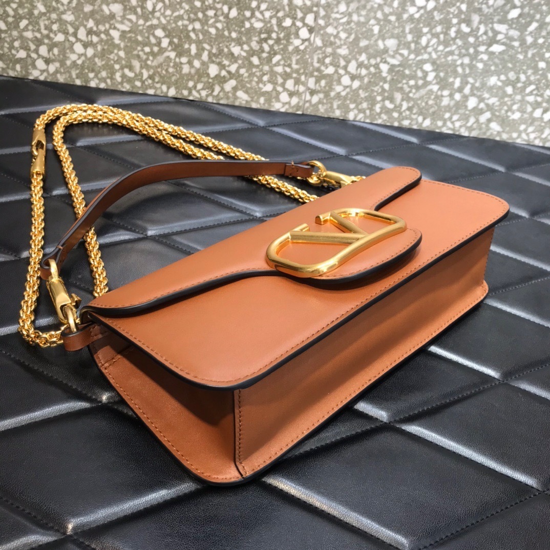 70360BBB-C8B8-4EDB-847F-3685E1260106