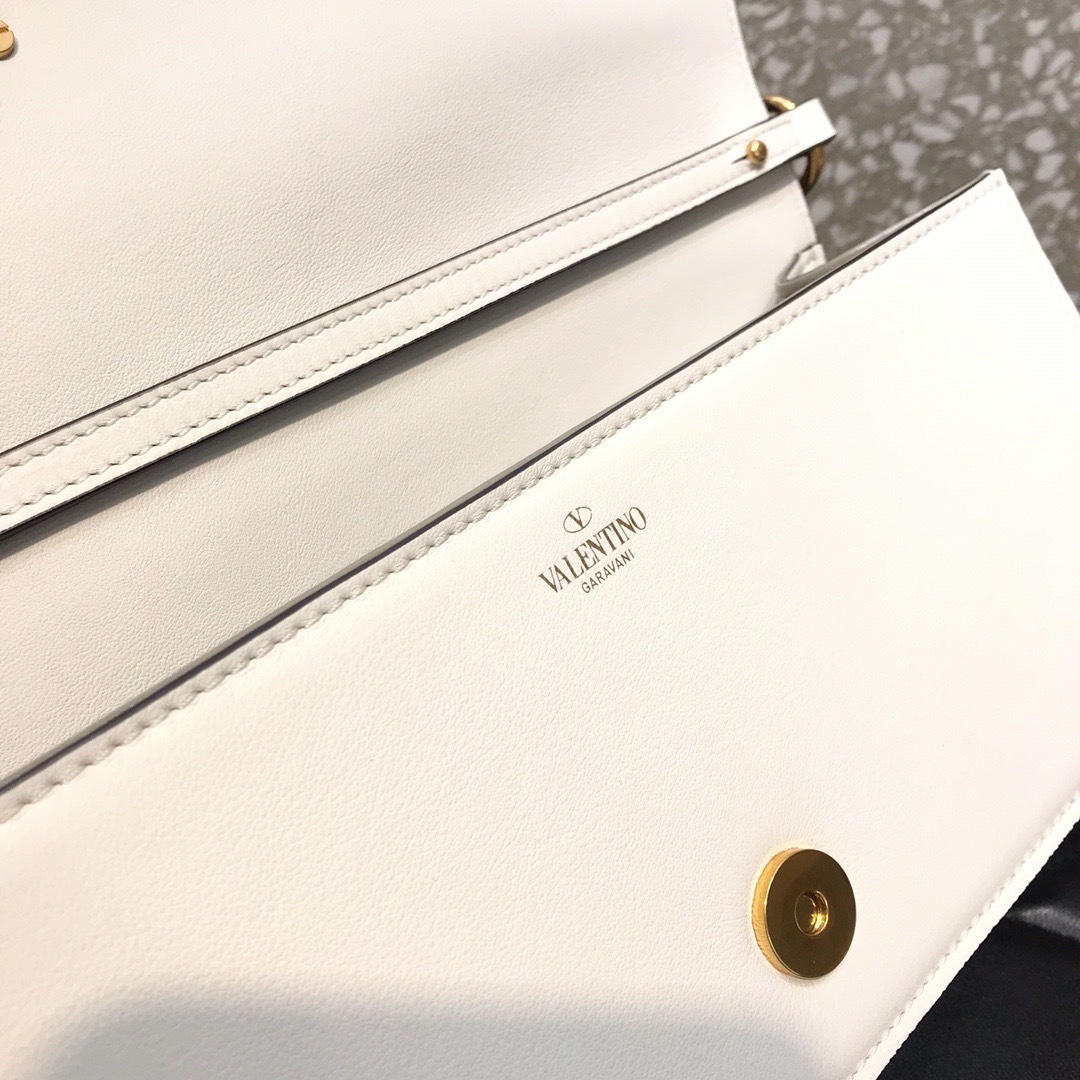 95426525-7E9E-4013-8880-B50B6014B199