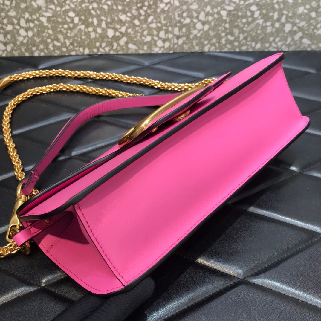 8B3818C9-3A06-4F46-A318-C1019DB15943