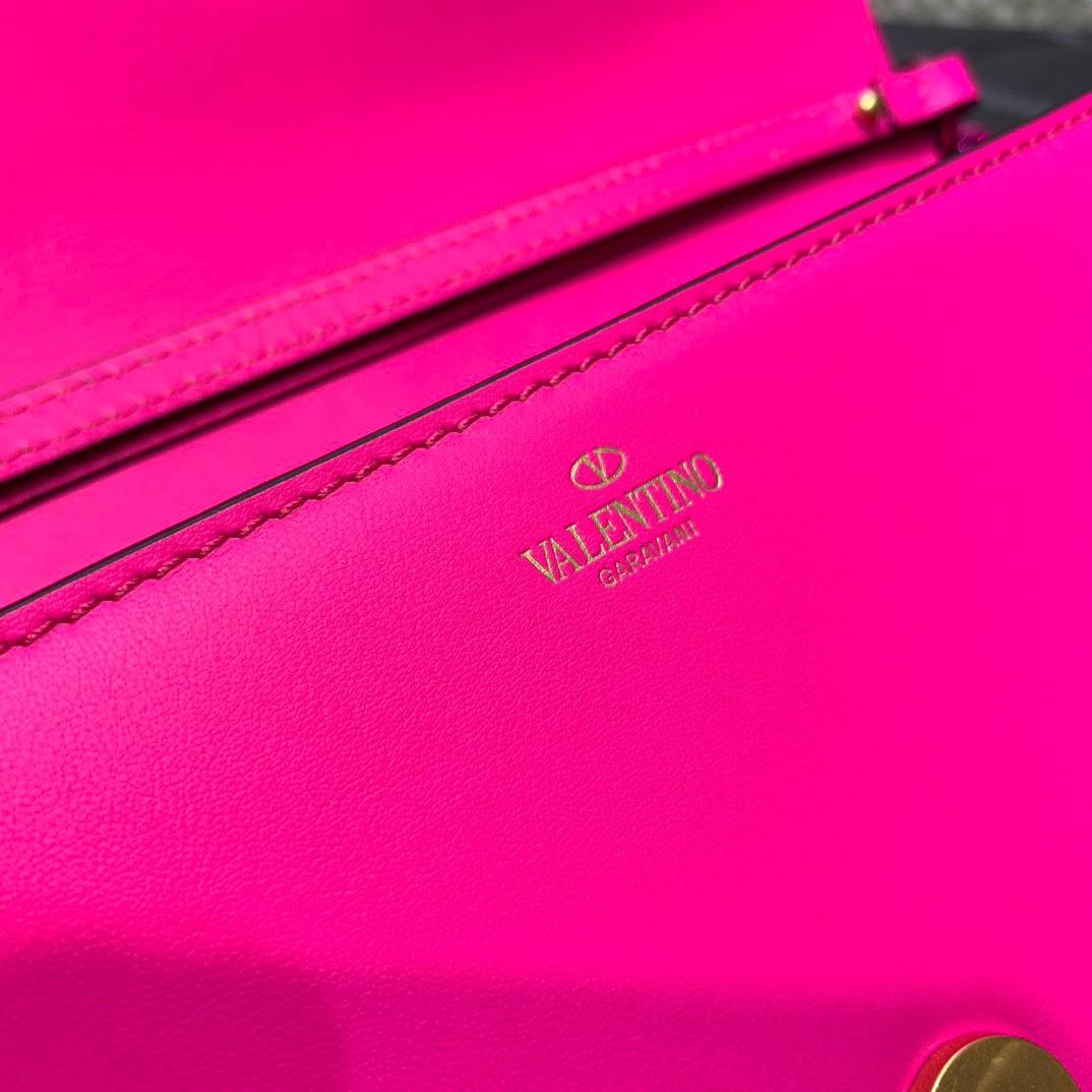 F82742B5-33BF-4A97-893D-8CB9AE1CB74B