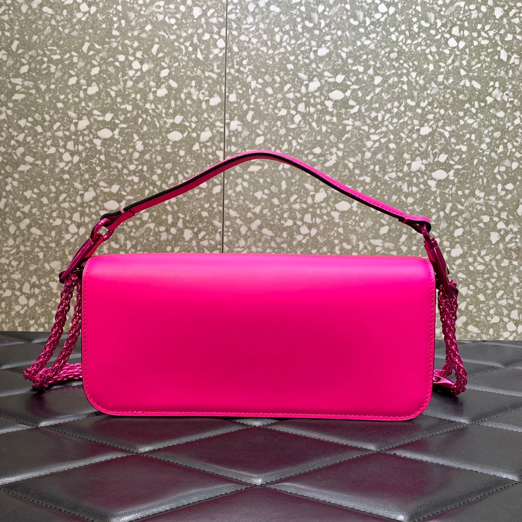 1348B336-97F1-4C51-A55D-9F2BAE818529