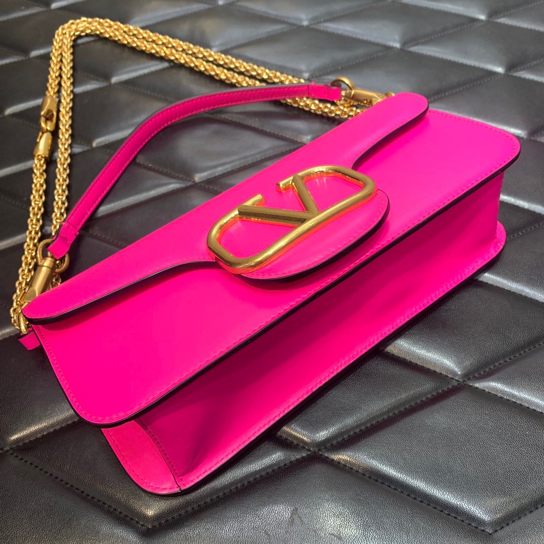 928FB0BB-65D0-43B1-B70B-5752DA989A2C