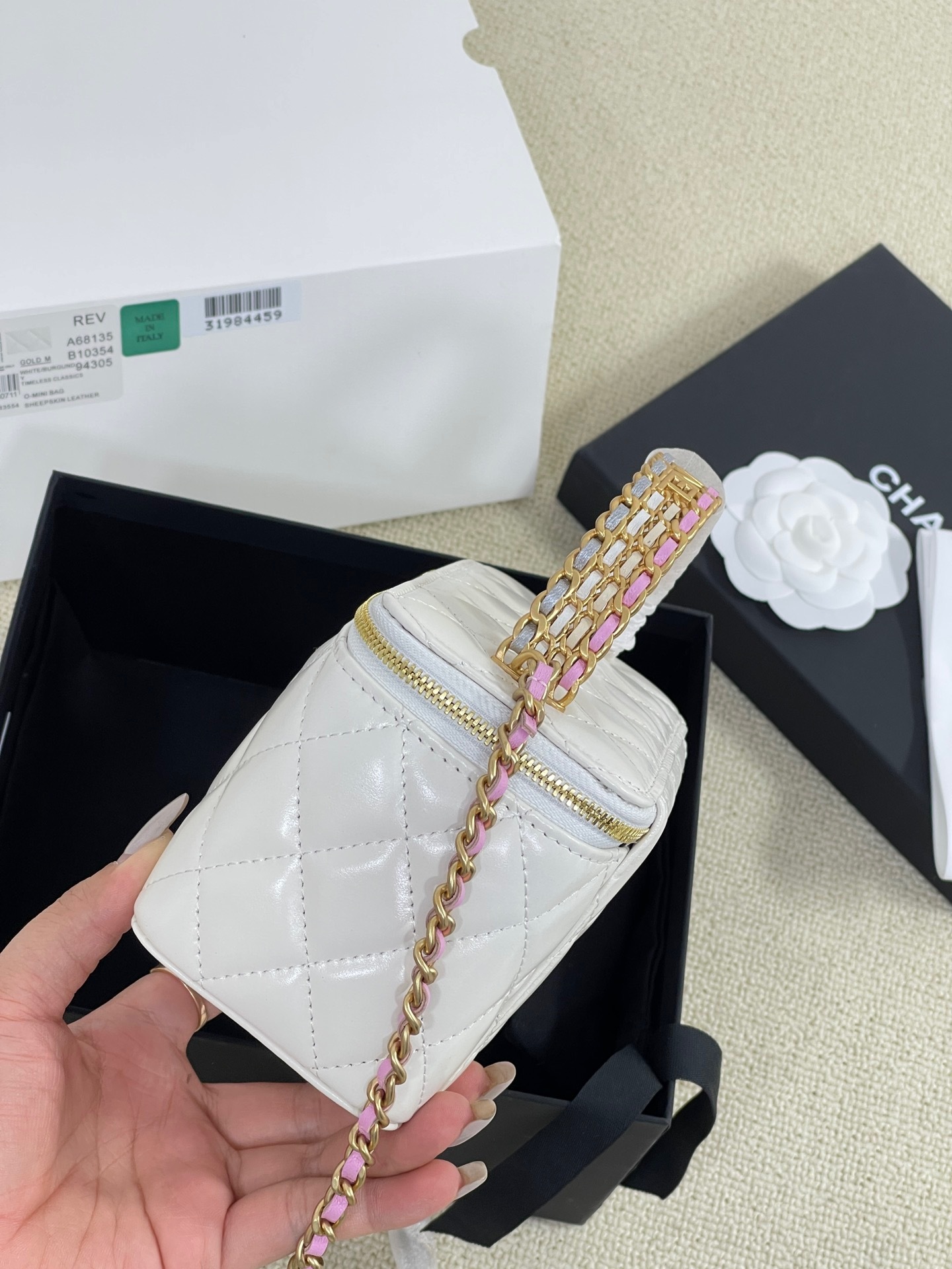 1ED8403E-411F-4E58-A4CA-4DB6507E6AB9