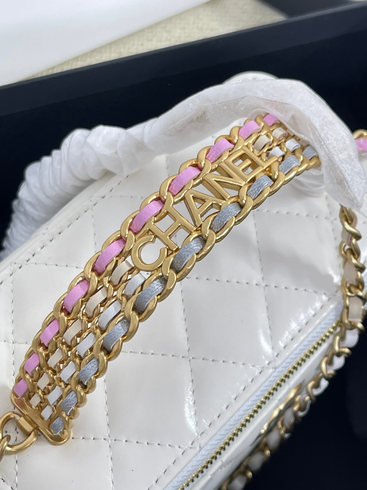 5C82F5F4-5BA3-4896-9FB3-8D88F1697C69