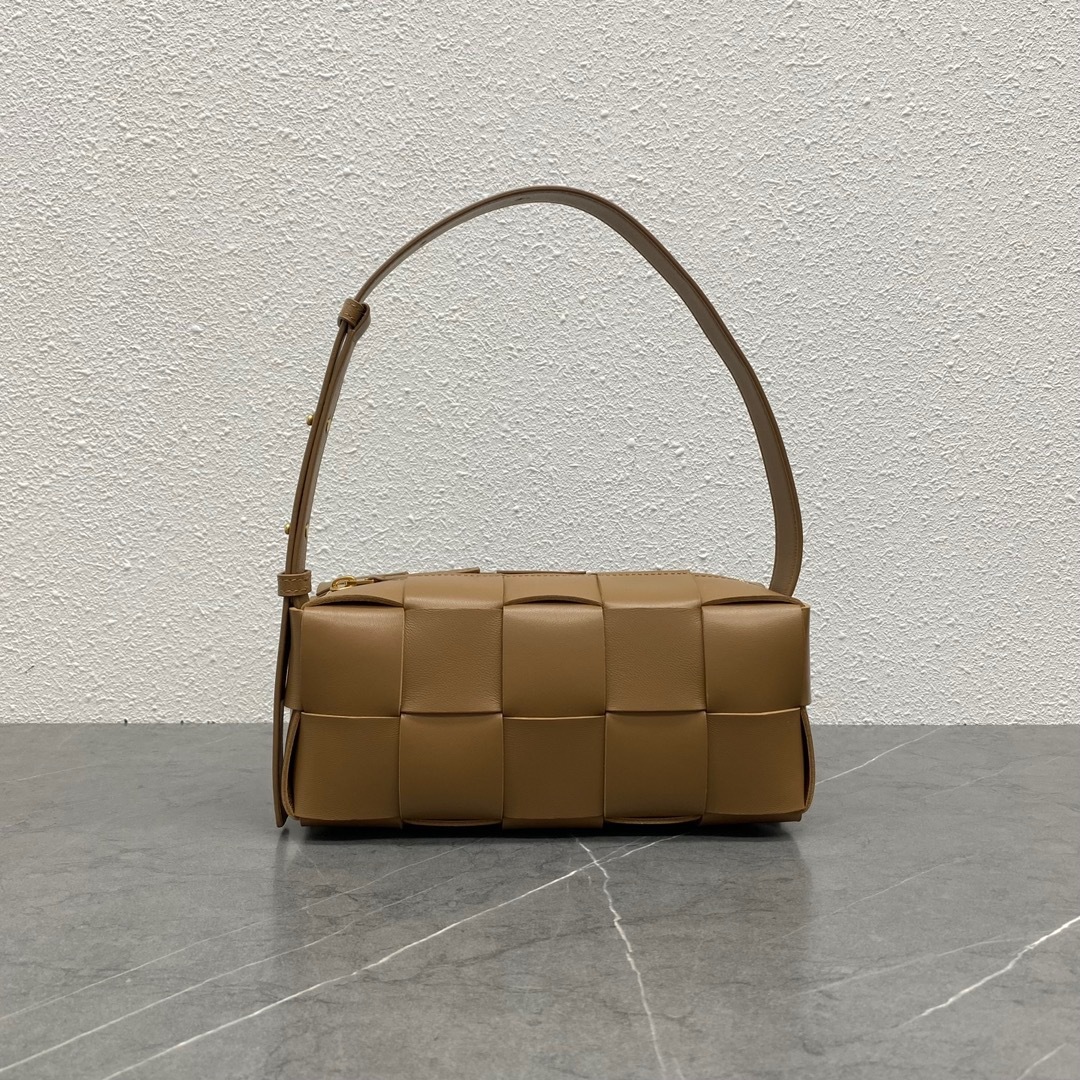 DEDE7823-B108-48A8-9E0D-683525BC5D19