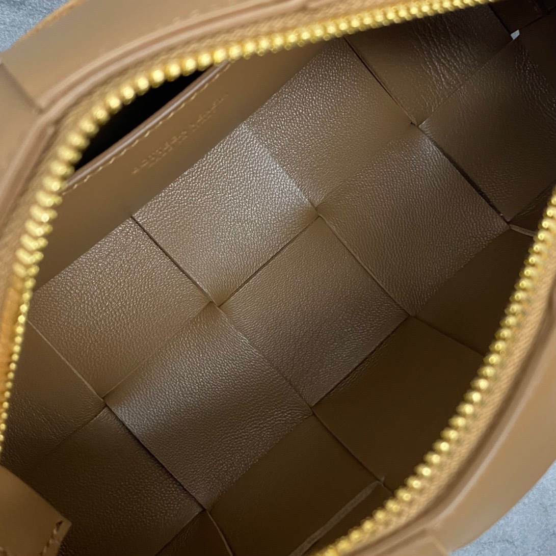 D96D128E-22A5-4E45-B128-54062C2DCE8F